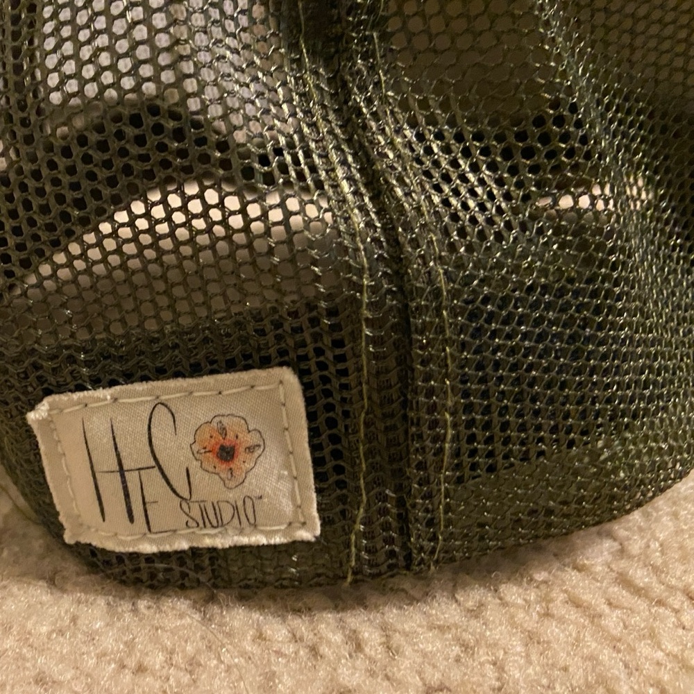 HEC studio trucker hat with custom one of a kind design, green - Picture 6 of 6